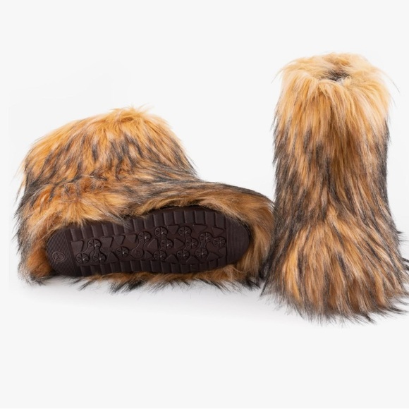 Furry faux fur boots size 7.5 mid calf - Picture 2 of 2